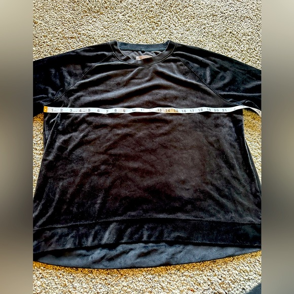 Lou & Grey Black Velour Long Sleeve Crewneck Sweatshirt - Picture 3 of 6